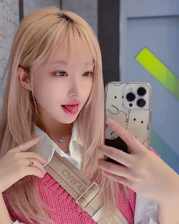 사장님네 아이돌 미모급의 모델 누나