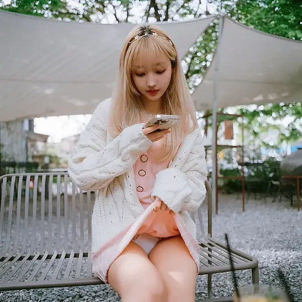 사장님네 아이돌 미모급의 모델 누나